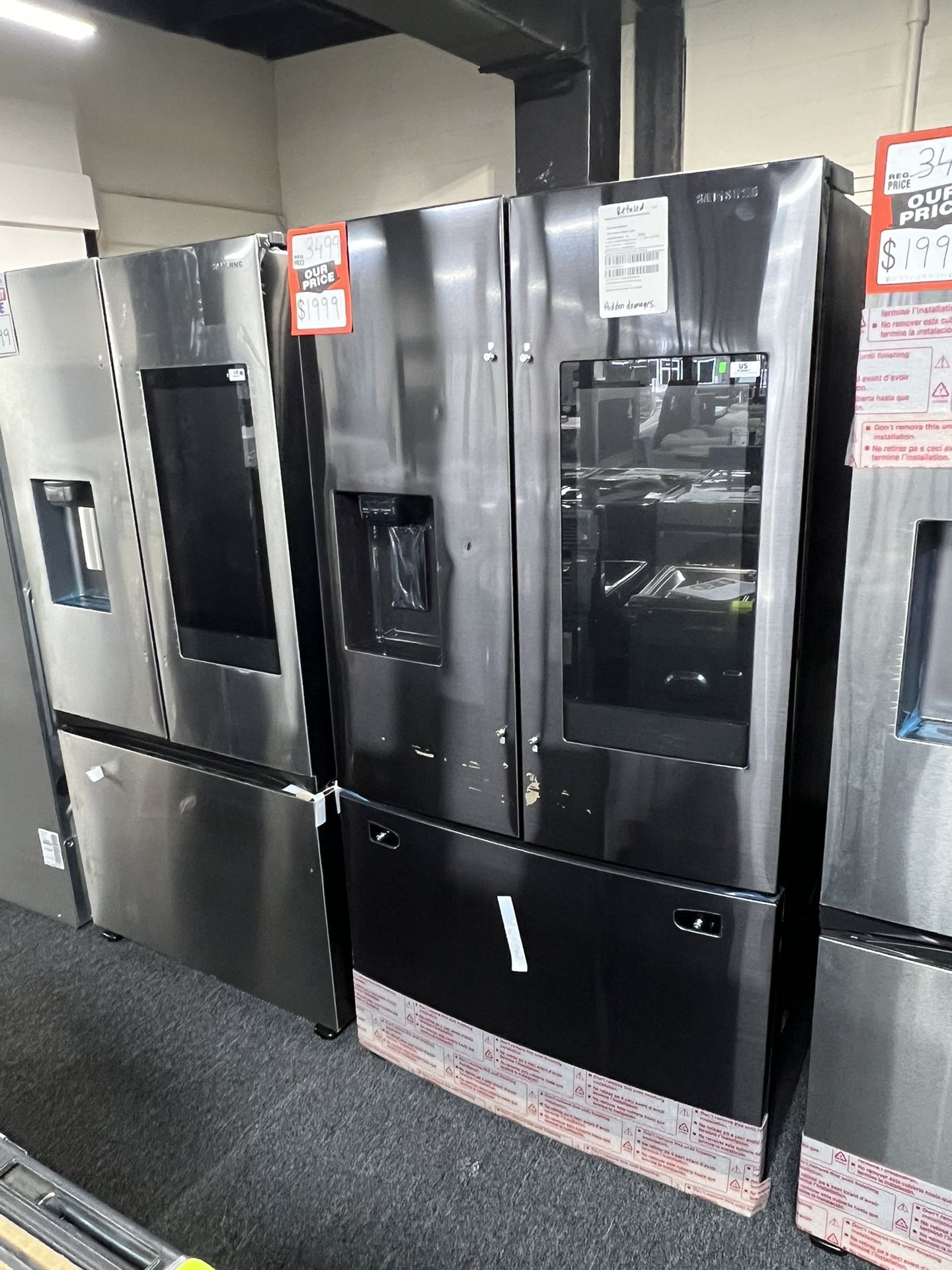 Scratch & Dent Samsung Family Hub Refrigerator. Delivery & Set Up Available