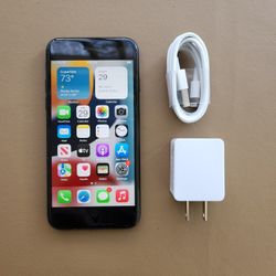 iPhone 7 - UNLOCKED - Like New  