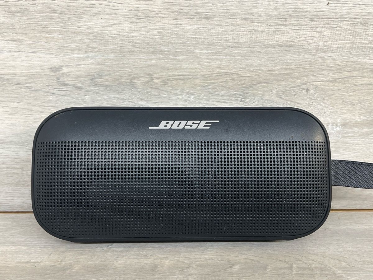 Bose SoundLink Flex Portable Bluetooth Speaker In Good Working Condition (PO1022414)