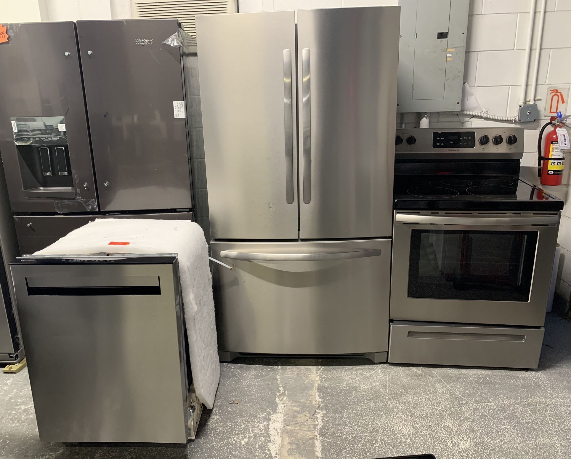 Stainless Steel Kitchen Bundle 3 Pieces!! We Finance!!