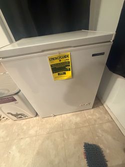 Thomson Chest Freezer White