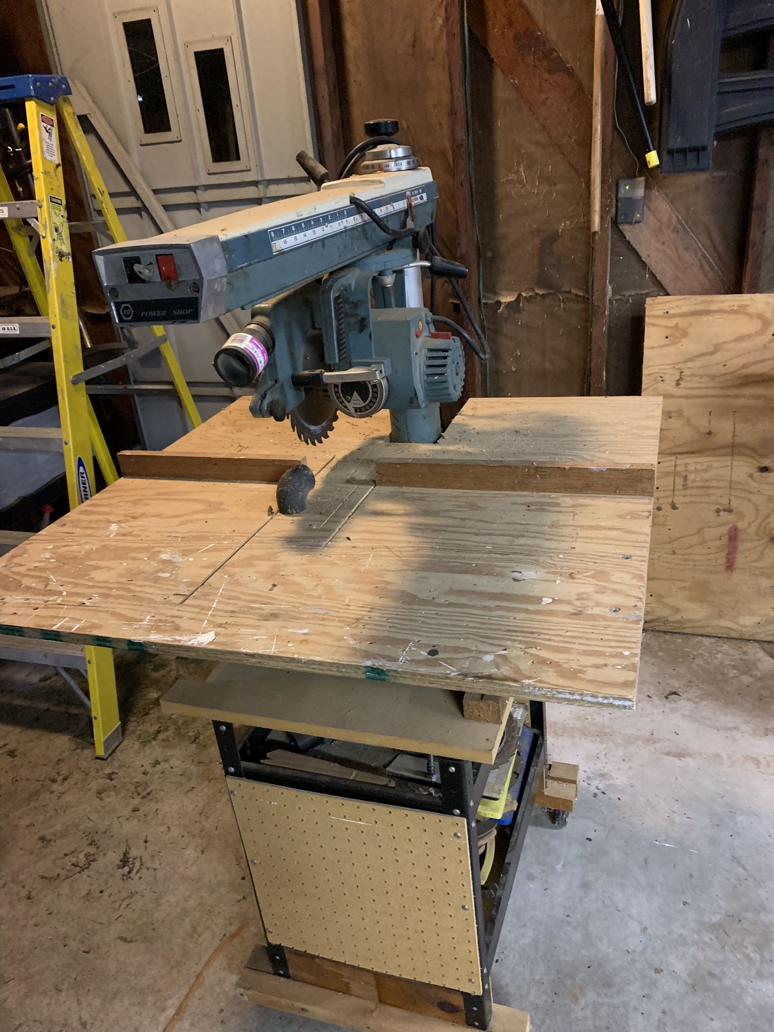 Dewalt Radial Arm Saw