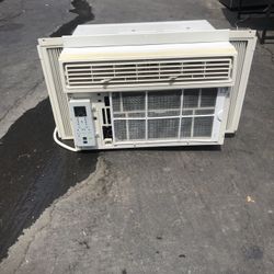 Very Good Condition Arctic King Air Conditioner 