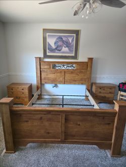 Ashley Furniture Bittersweet Queen Poster Bed Frame