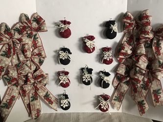 Christmas ornaments and bows set 8
