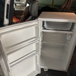 compact Kenmore freezer/refrigerator