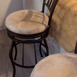 3 Bar Stools