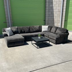 *Free Delivery* Gray Ashley Sectional Couch Sofa 