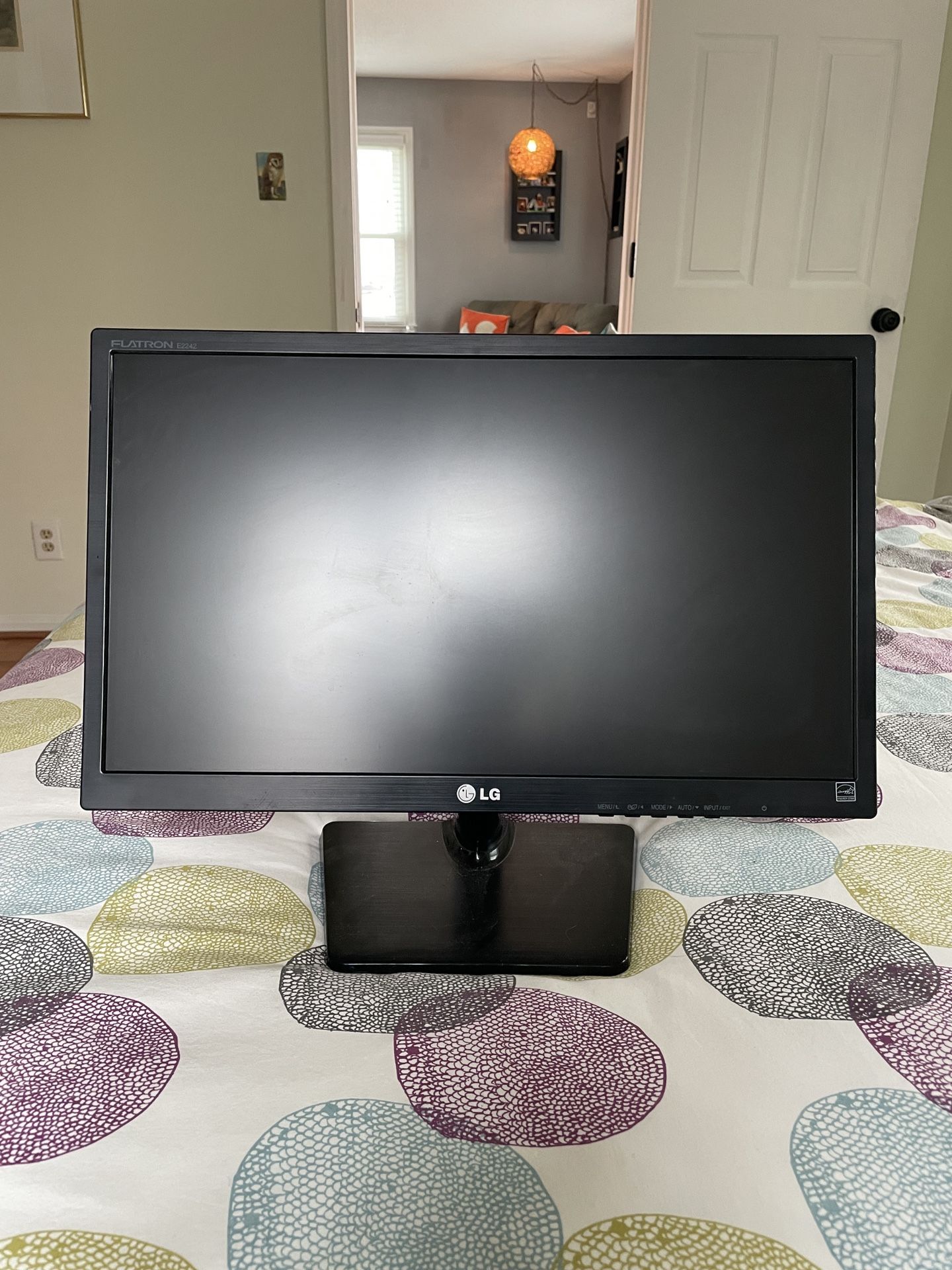 23” LG Monitor