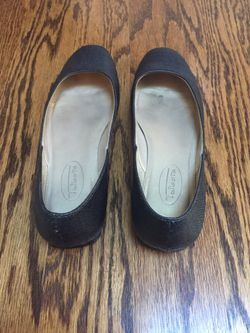 Women’s Black Talbots Flats, size 6