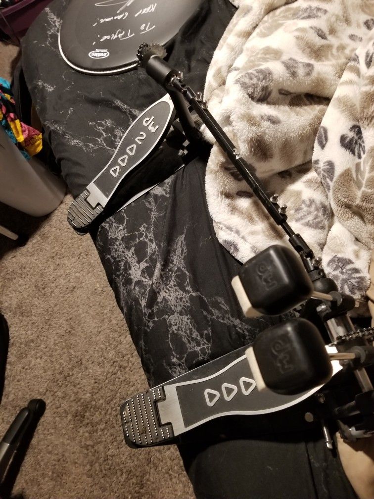 Dw 2000 Double Bass Pedal.
