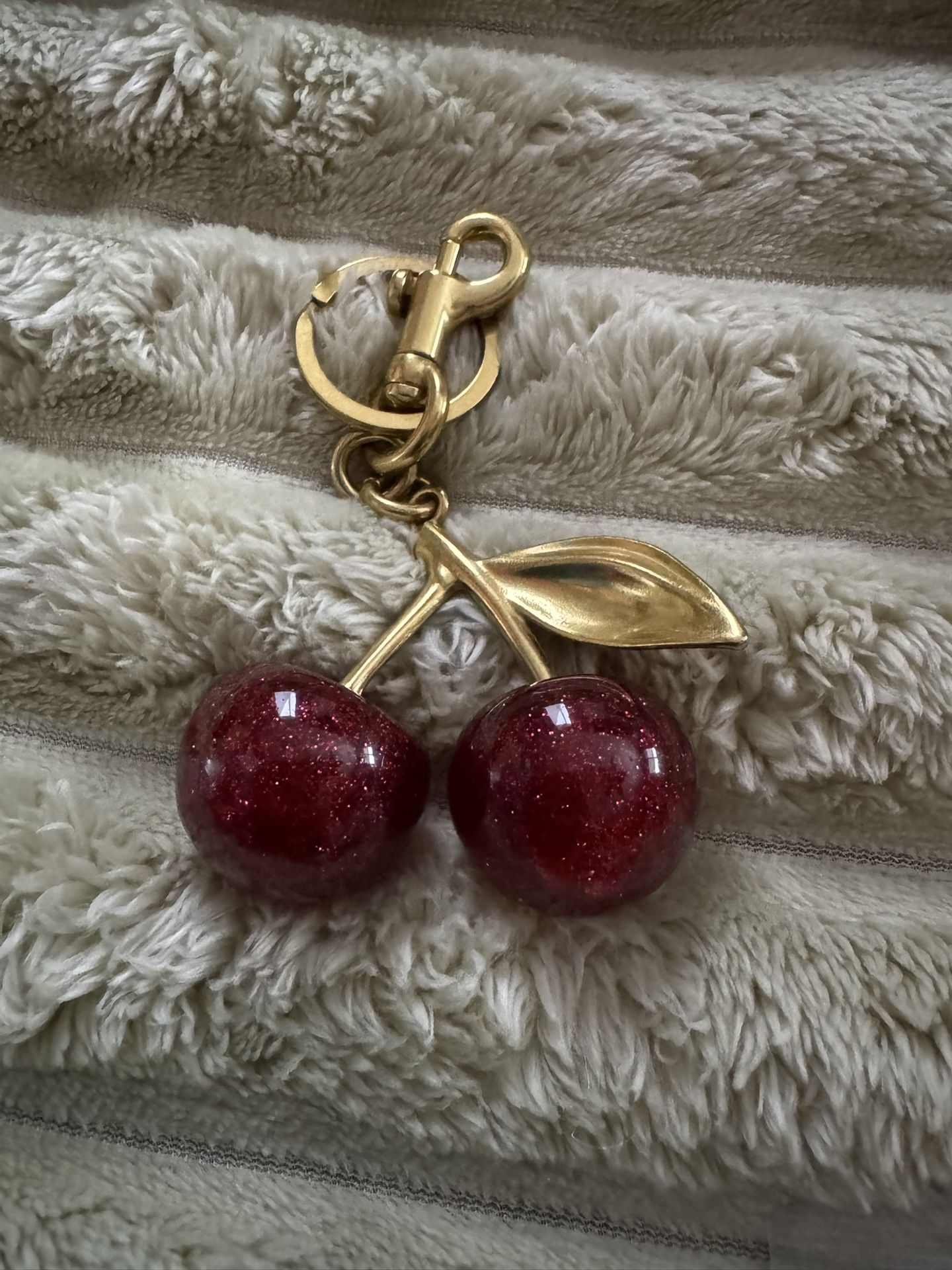 New Large Alloy Cherry Keychain / Unbranded
