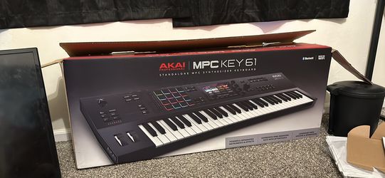 Akai MPC Key 61 Keyboard Synth (opened box)