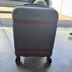 London Fog Luggage 