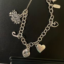 James Avery Charm / Metal: Sterling Silver