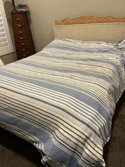 Queen Izod Reversible Comforter