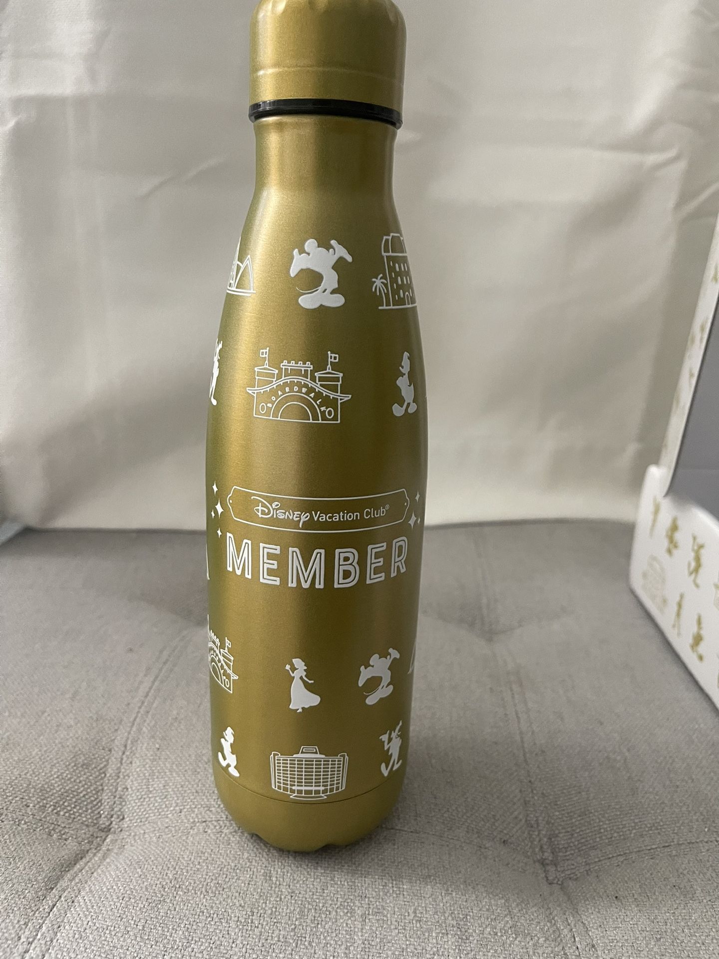 DVC Disney Vacation Club New Member Gift Gold Water Bottle Cooling