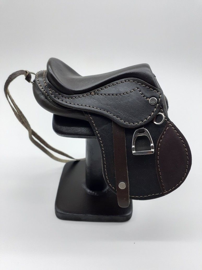 Leather Horse Saddle (Miniature)