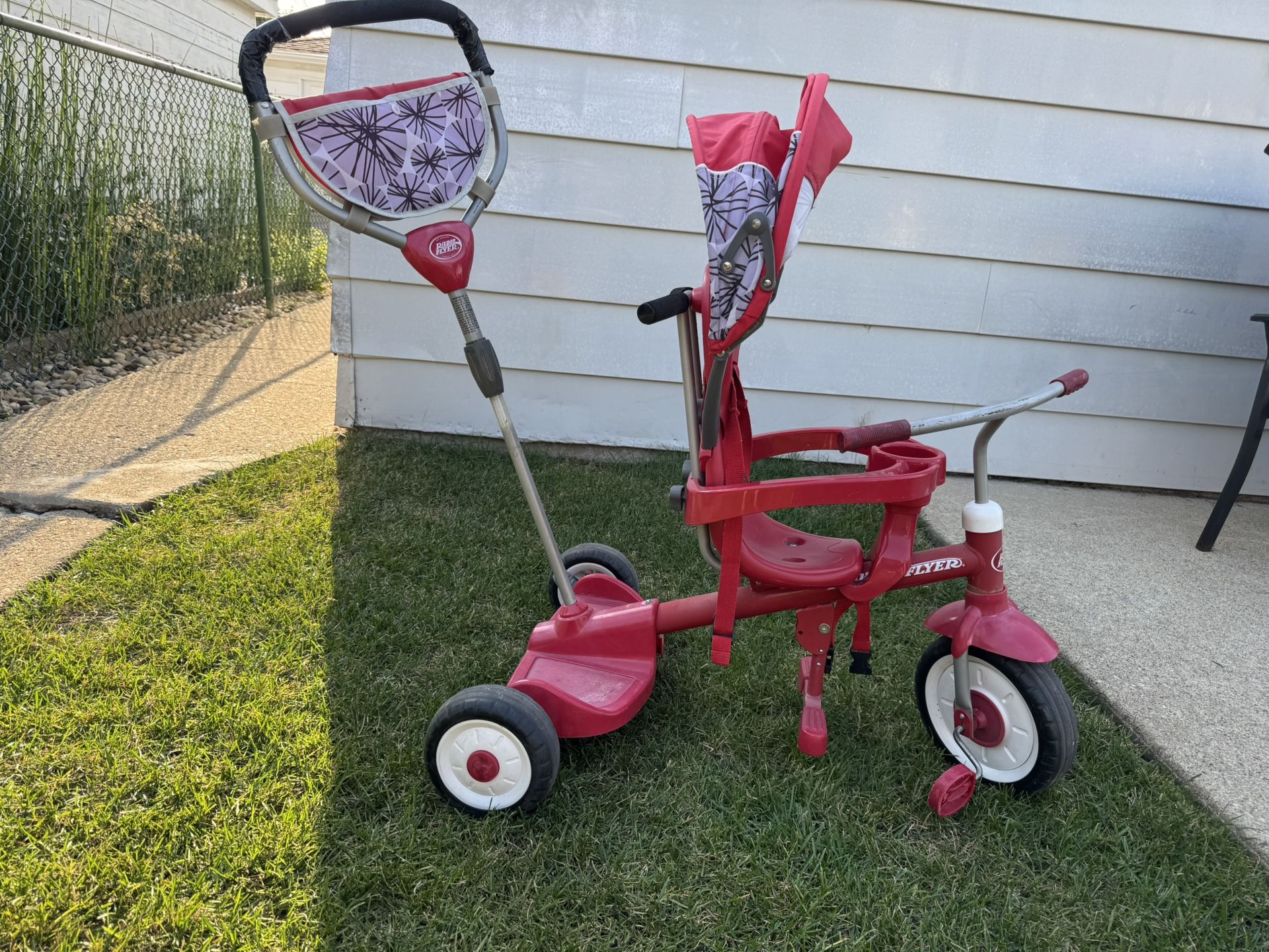 Radio Flyer Ride and Stand Stroll 'N Trike