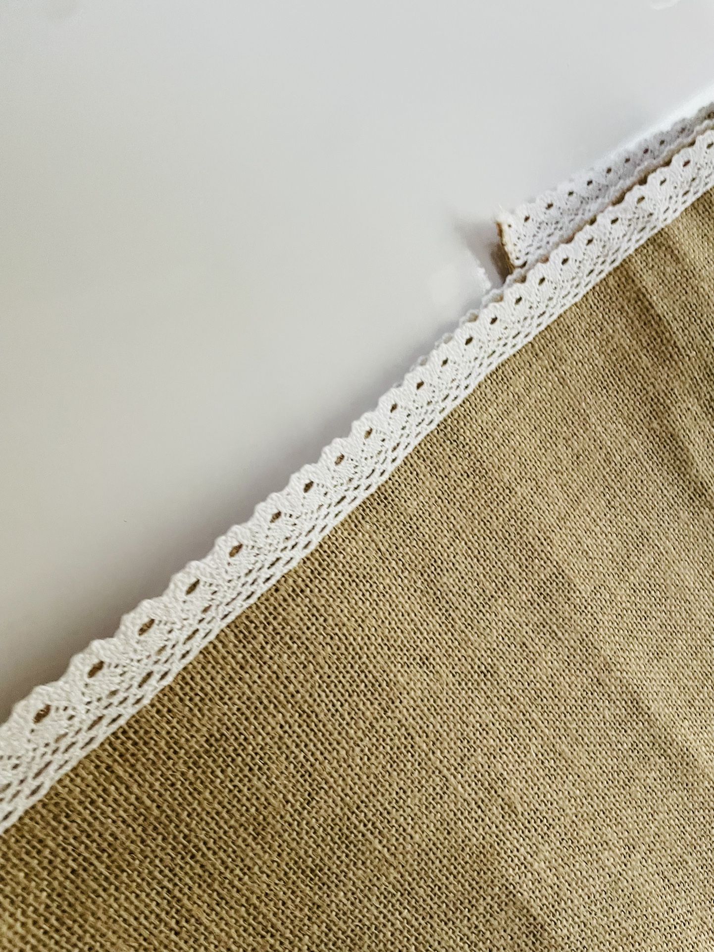 burlap and lace table runner