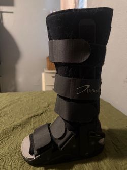 Free boot fits size 7 in women’s