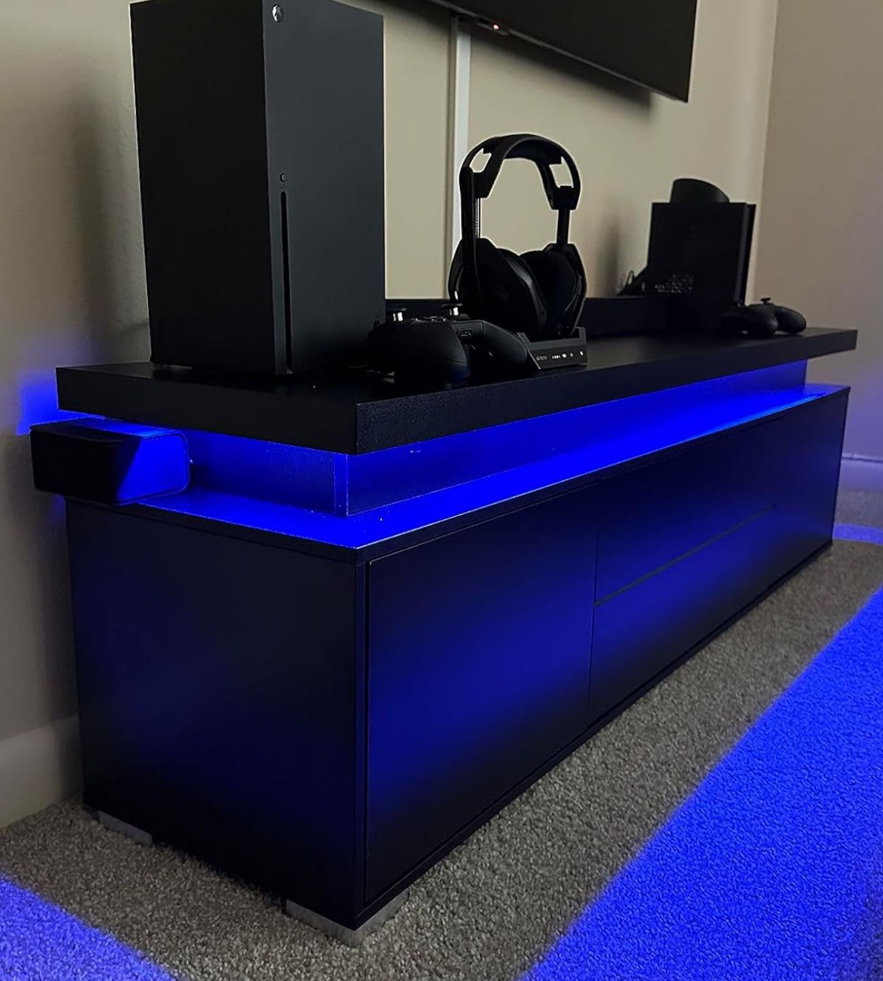 LIGHT UP TV STAND CHANGES COLORS
