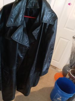Men's Leather Coat (size 42)