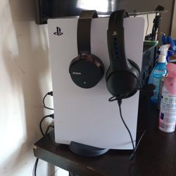 PS5 With 2 Controllers, Wireless Bluetooth Headset, And Charging Dock For Controllers