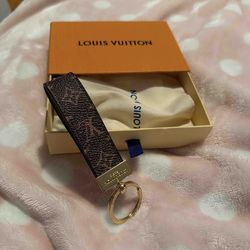 LV KEY CAHINS