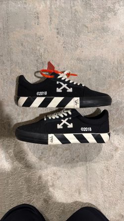 Off-Whites Sneakers