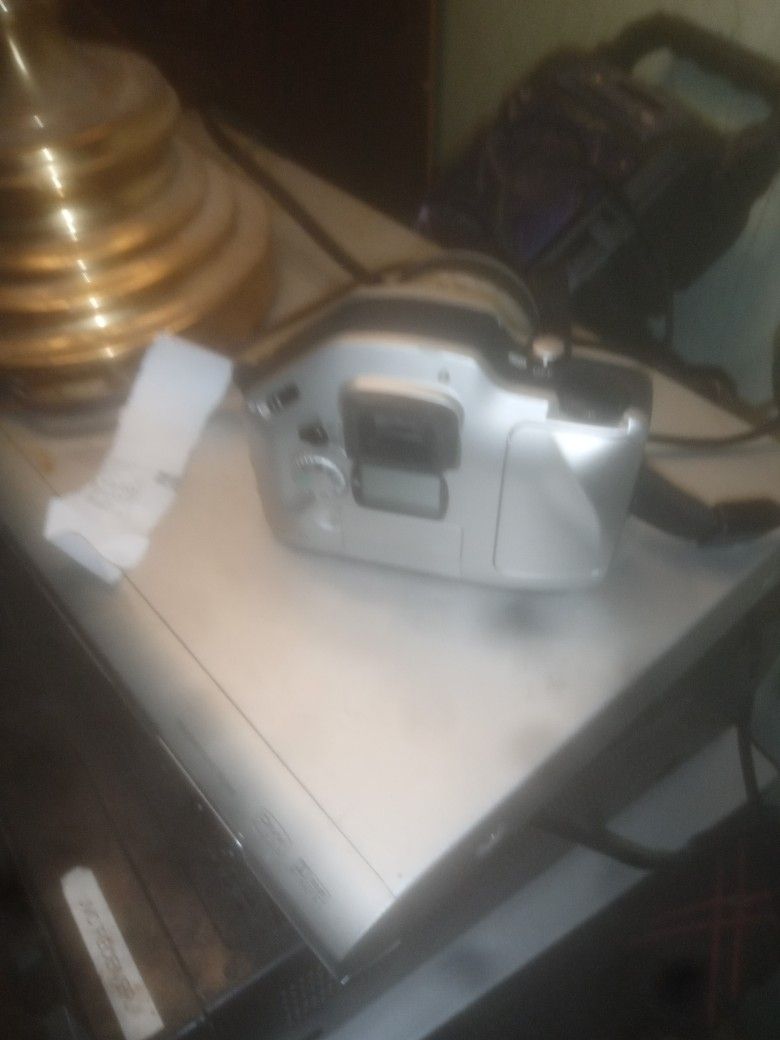 Size 10 Ell Boots Çhild 6boots 35 Mm Nikon Works Good Negotiable Canon 8pixel Camera