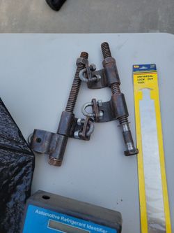 Spring compression tool auto
