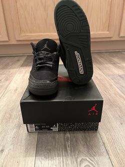 Air Jordan 3 retro all black size 4
