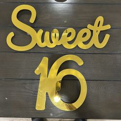 Sweet 16 Sign