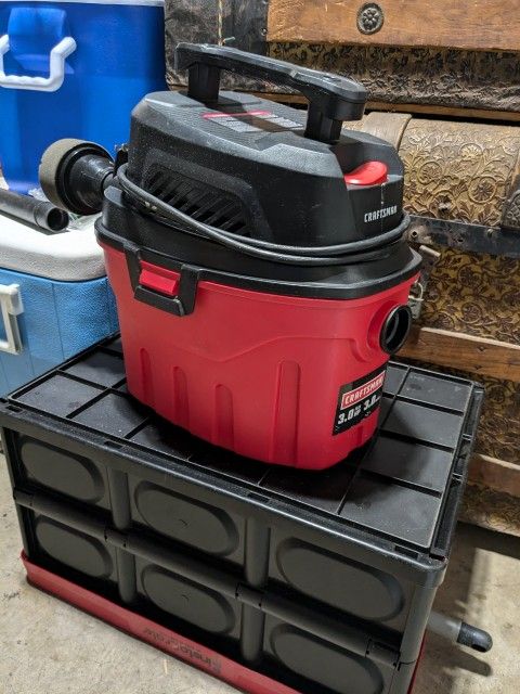 Craftsman 3 gallon Wet/dry Shopvac