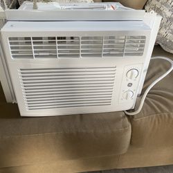 Air conditioning For Window  For Small Room  New No Box 