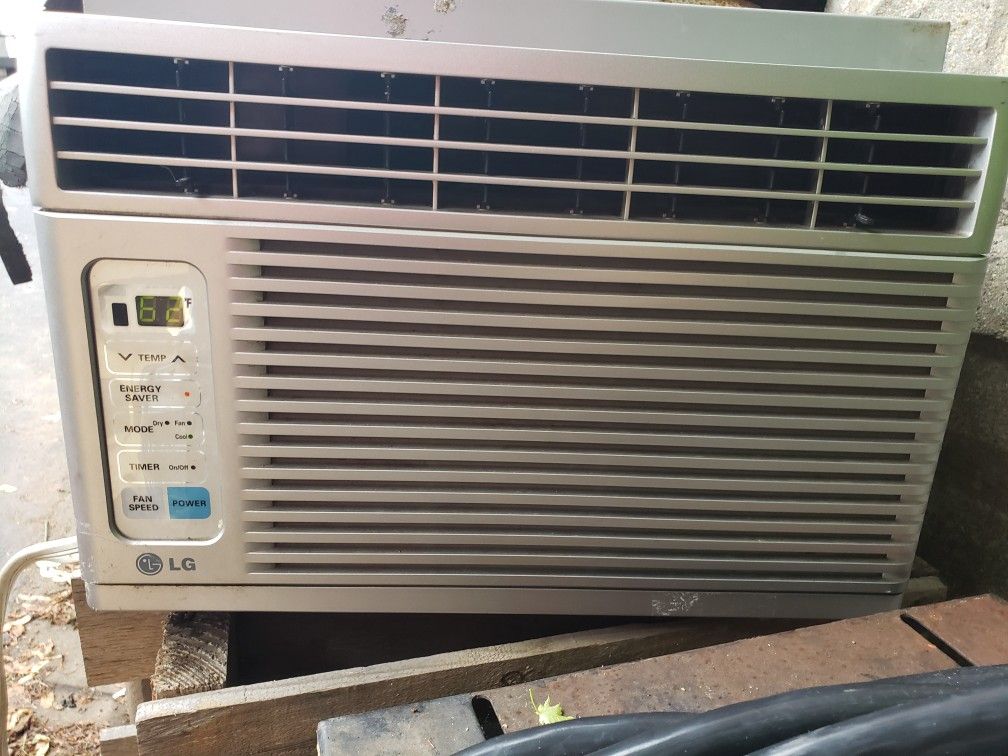 LG 6,500 BTU air conditioner