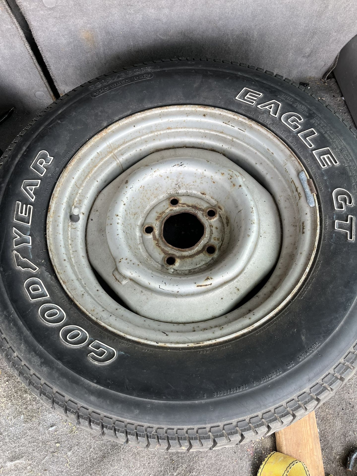 215/65 R15 GOODYEAR EAGLE GT RIM