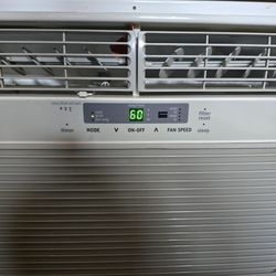 12,000 BTU Air Conditioner