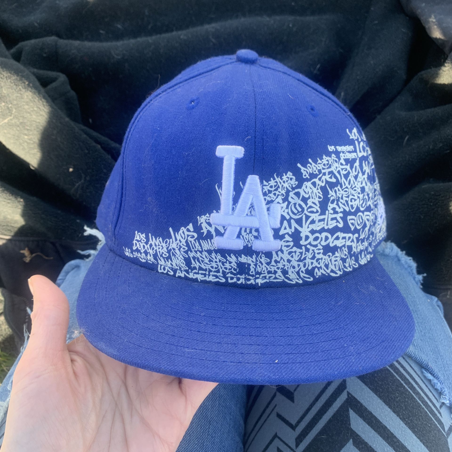 New Era 59FIFTY MLB Blue LA Dodgers Fitted Hat White Writing 7 5/8 60.6cm