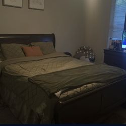 Queen Bedroom Set 