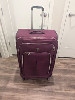 Rolling suitcase