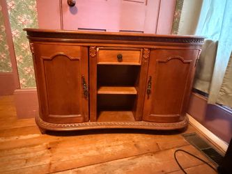 Vintage Wooden Buffet / Sideboard / Entertainment Center