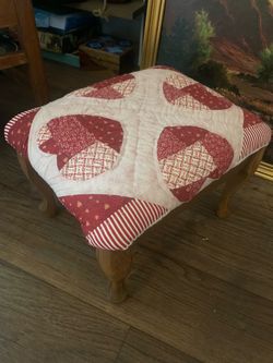 Cottagecore heart foot stool