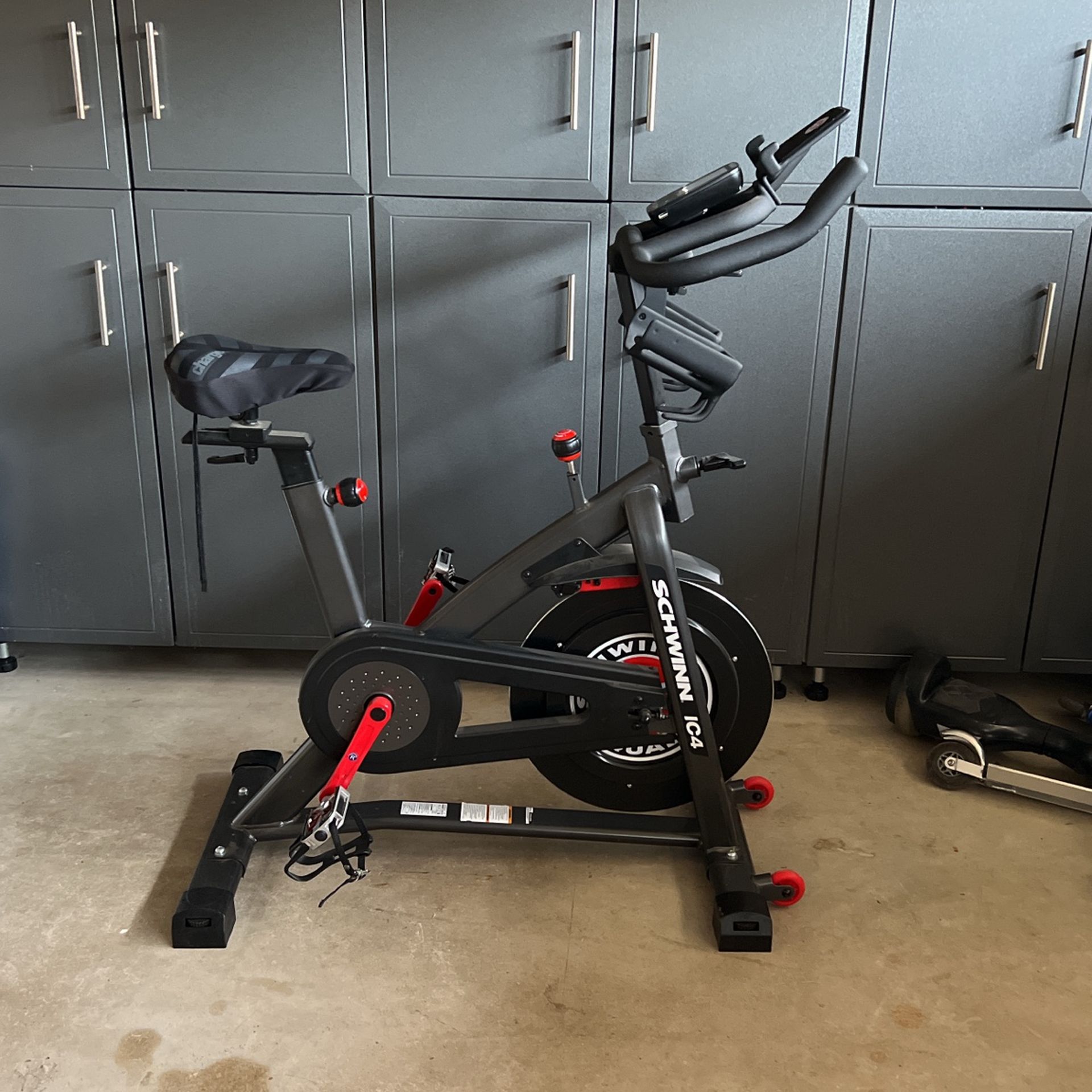 Schwinn IC4 Bike