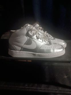 Brand new Nike size 6 women's