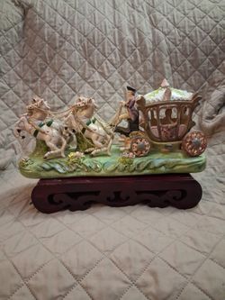 A Carousel DECORATION ANTIQUE.