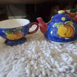 Small Tea Pot Set $8.00
