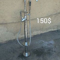 Freestanding faucet tub