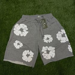 Denim shorts Medium